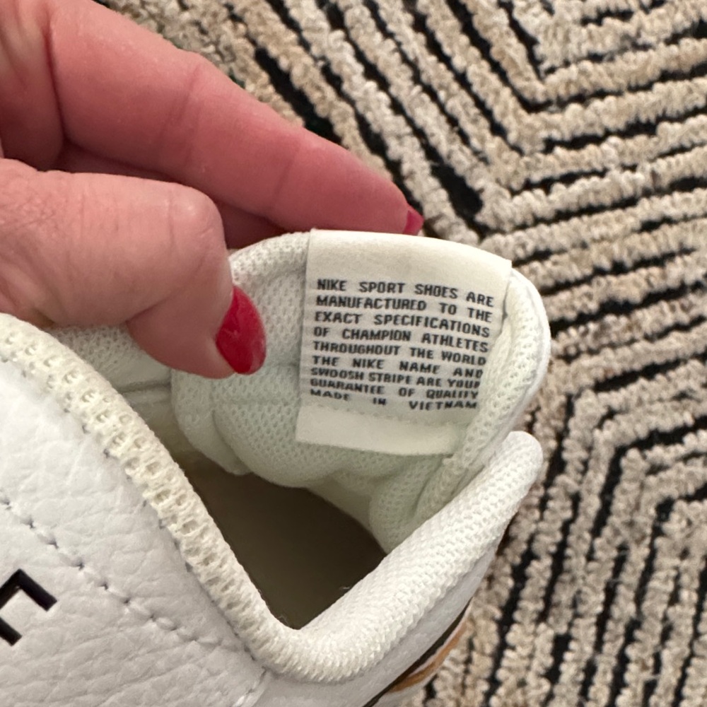 Classic Nike Court Legacy sneakers, New, women’s 8.5 - Picture 9 of 10